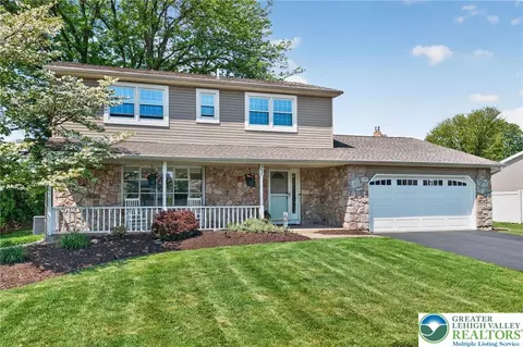 3038 Sequoia Dr, Macungie, PA 18062