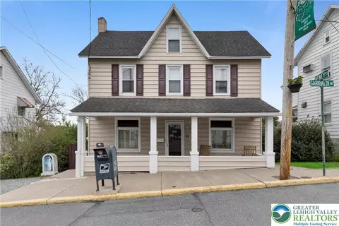 99 Garibaldi Ave, Roseto, PA 18013