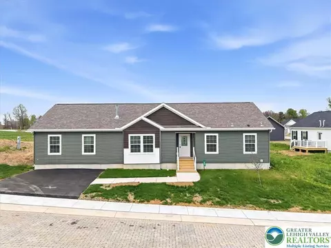 3987 Hastings Rd, Lehigh Twp, PA 18088