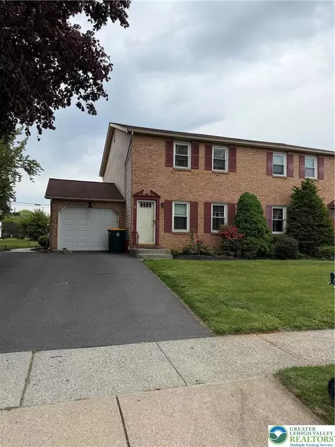 20 Grove St, Easton, PA 18045