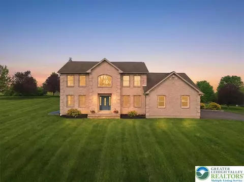 521 John Deere Dr, Sciota, PA 18354