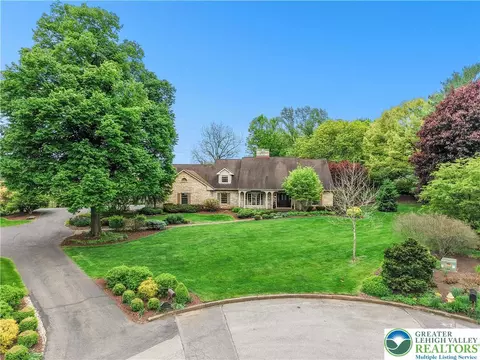 2708 Bridle Path Pl, Bethlehem, PA 18017
