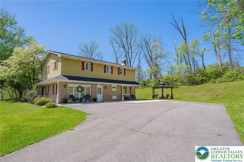 3857 Friedens Rd, Slatington, PA 18080