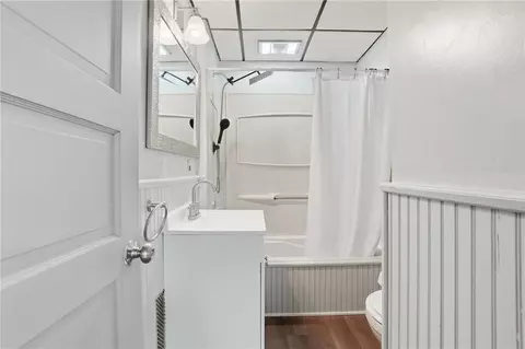 Bath - 770 Washington Ave, Bethlehem, PA 18017 photo 2 of 4