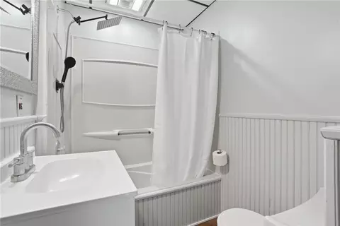 Bath - 770 Washington Ave, Bethlehem, PA 18017 photo 3 of 4