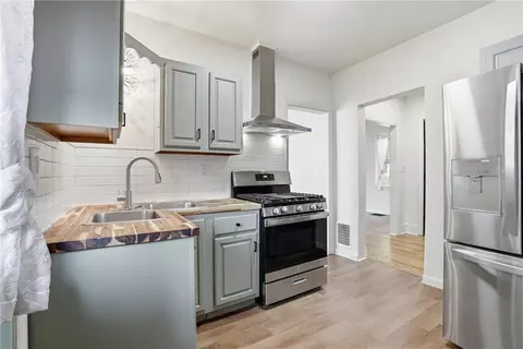 Kitchen - 770 Washington Ave, Bethlehem, PA 18017 photo 2 of 3