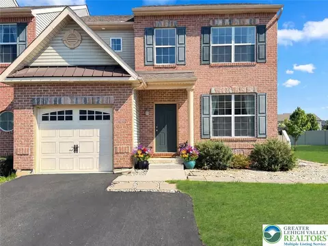 4472 Elmwood Dr, Nazareth, PA 18064