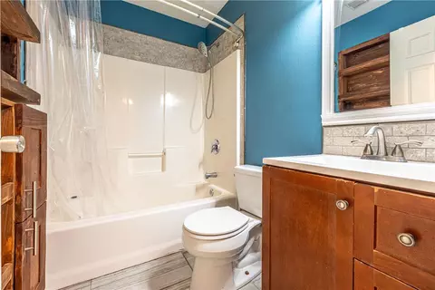 Bath - 1343 E 7th St, Bethlehem, PA 18015 photo 2 of 2