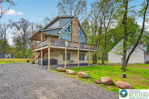 37 Frost Ln, Albrightsville, PA 18210