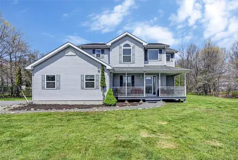 306 Valley View Dr, Effort, PA 18330