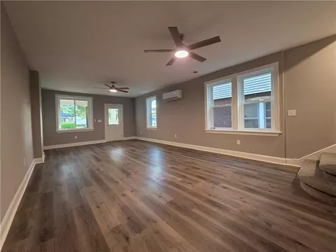 Living - 422 E Goepp St, Bethlehem, PA 18018 photo 2 of 7