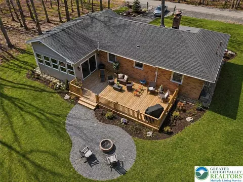 144 Highridge Rd, Indian Mountain Lake, PA 18210