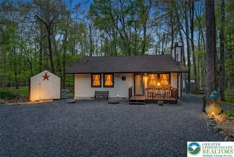 247 Farmer Dr, Pocono Lake, PA 18347