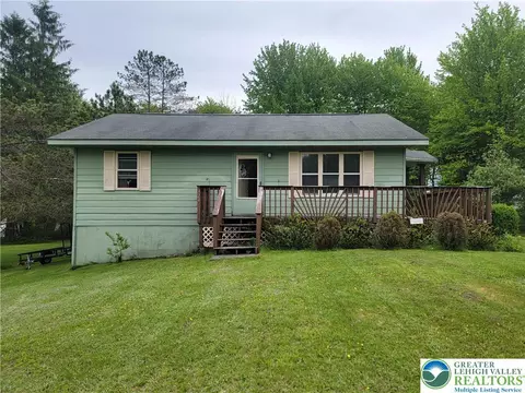 320 Hillside St, Forest City, PA 18421