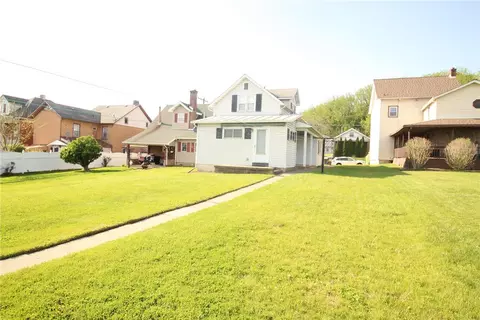 Exterior - 132 E Northampton St, Bath, PA 18014 photo 5 of 5