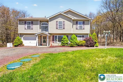 135 Harvest Way, Long Pond, PA 18334