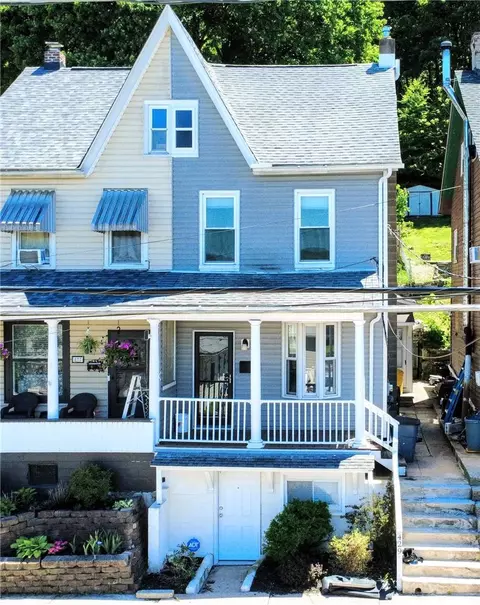 429 W South St, Slatington, PA 18080