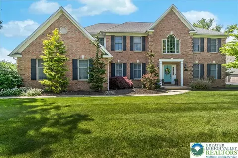 230 Hopewell Dr, Allentown, PA 18104