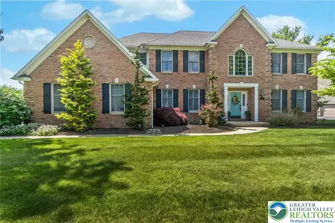 230 Hopewell Dr, Allentown, PA 18104