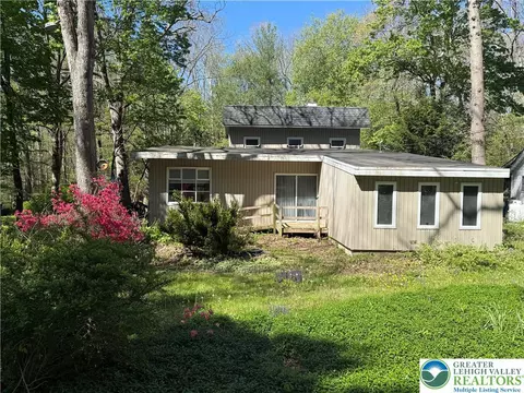 102 Creek Dr, Kunkletown, PA 18058