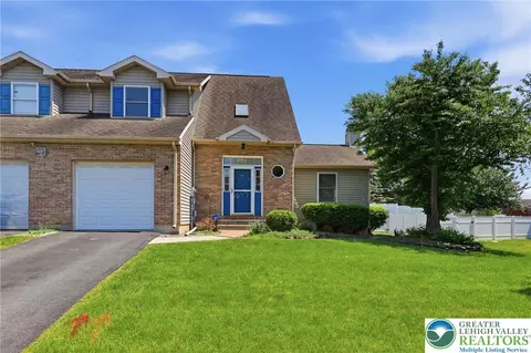 220 Melissa Dr, Palmer Township, PA 18045