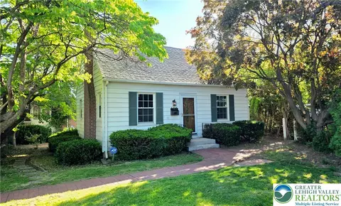 1116 Seneca St, Fountain Hill, PA 18015