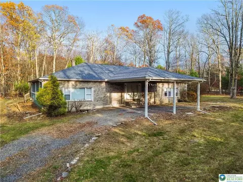 6236 Forest Ln, East Stroudsburg, PA 18302