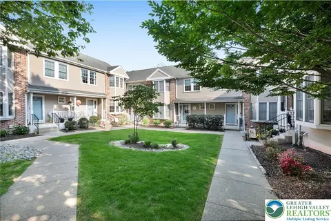 3447 Park Pl, Bethlehem, PA 18017
