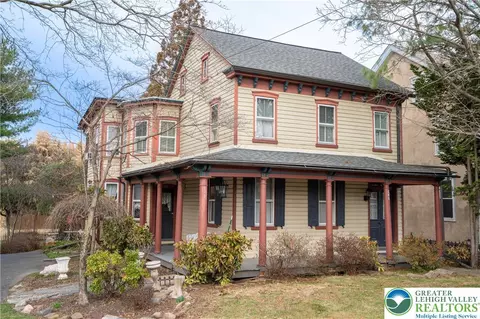 975 Gravel Pike, Palm, PA 18070
