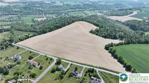 Benns Hill Rd, Bangor Boro, PA 18013
