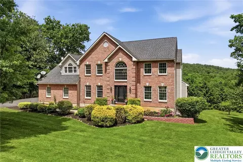 115 W Butternut Rd, Hellertown, PA 18055