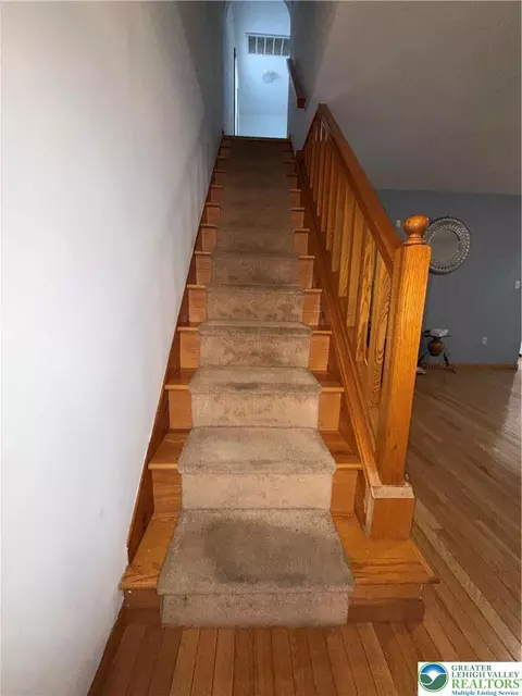 Entry Way - 1318 E 4th St, Bethlehem, PA 18015 photo 3 of 5