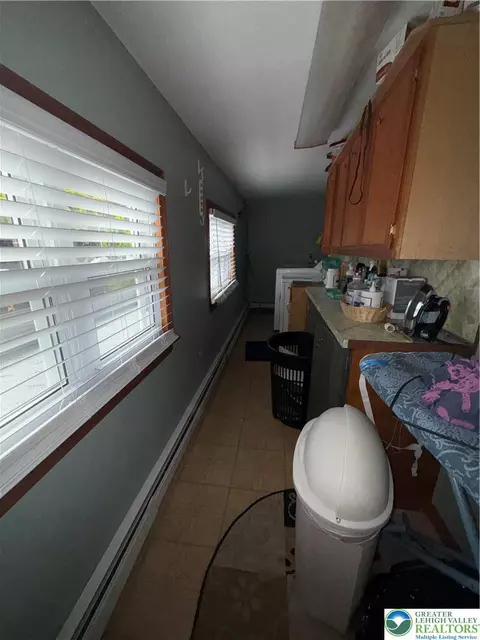 Entry Way - 1318 E 4th St, Bethlehem, PA 18015 photo 4 of 5