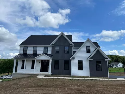 5043 Chapmans Rd, Orefield, PA 18069