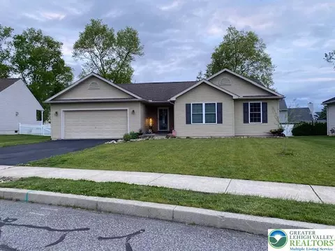 377 Henry Dr, Blandon, PA 19510