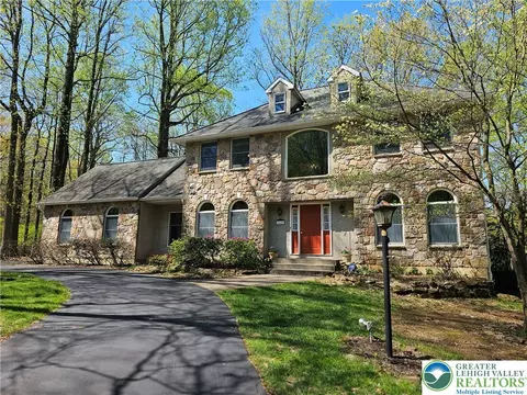 3122 Dogwood Ln, Allentown, PA 18103