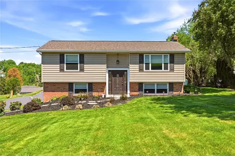 706 Shawnee Dr, Auburn, PA 17922