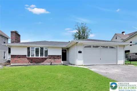 12 W 10th St, Jim Thorpe, PA 18229
