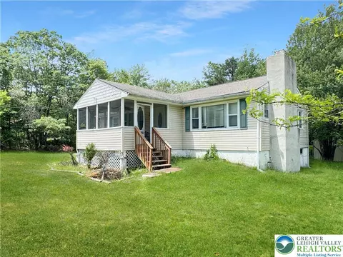 183 Island Dr, Long Pond, PA 18334
