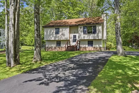 12602 Big Bear Dr, East Stroudsburg, PA 18302