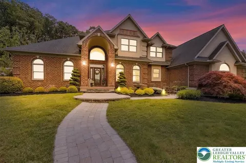 212 Hillview Cir, Leesport, PA 19533