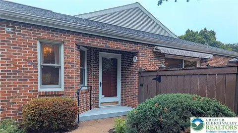 33 Woodland Est, Lebanon, PA 17042
