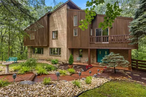 3385 Woodbridge Cir, Bethlehem, PA 18017