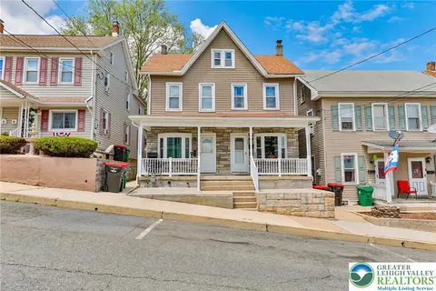 230 Carbon St, Lehighton, PA 18235