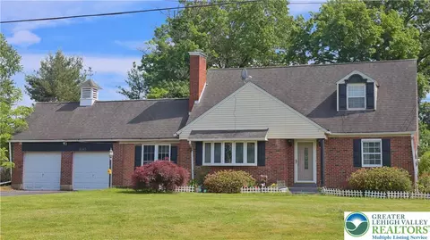 1345 W Macada Rd, Bethlehem, PA 18017
