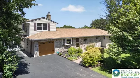 1433 Flint Hill Rd, Coopersburg, PA 18036