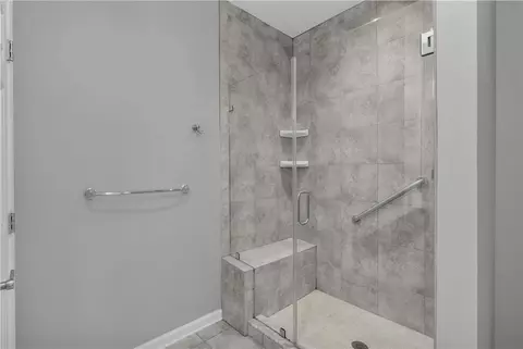 Bath - 1011 Resolution Dr, Bethlehem, PA 18017 photo 3 of 4