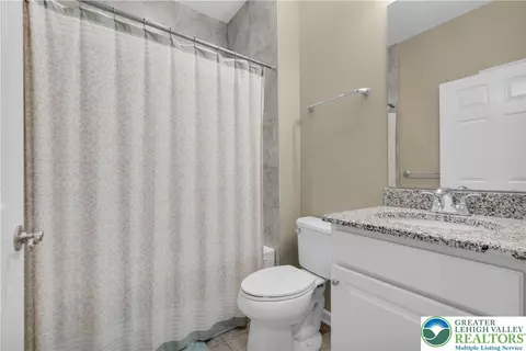 Bath - 1011 Resolution Dr, Bethlehem, PA 18017 photo 4 of 4