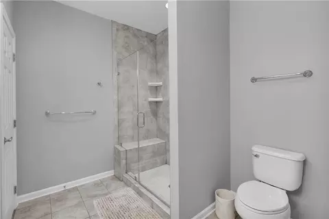 Bath - 1011 Resolution Dr, Bethlehem, PA 18017 photo 2 of 4