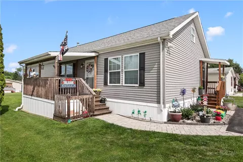 5250 Brunswick Ln, Macungie, PA 18062